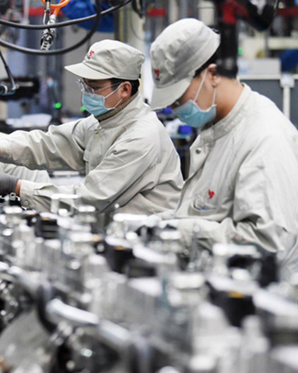 Madelor China’s April Factory Growth Beats Forecasts, but Momentum Is Cooling