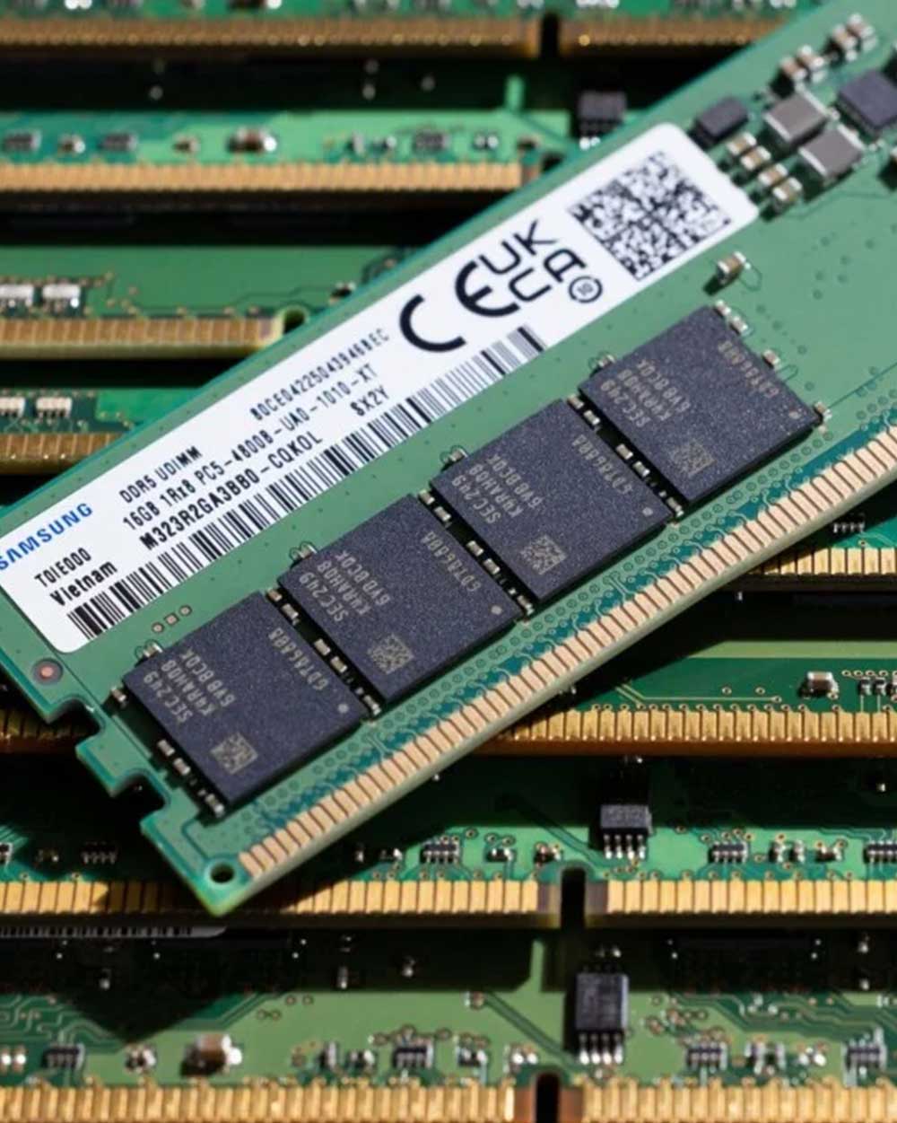 Madelor Memory-Chip Price Shock Clouds Outlook for Consumer Devices